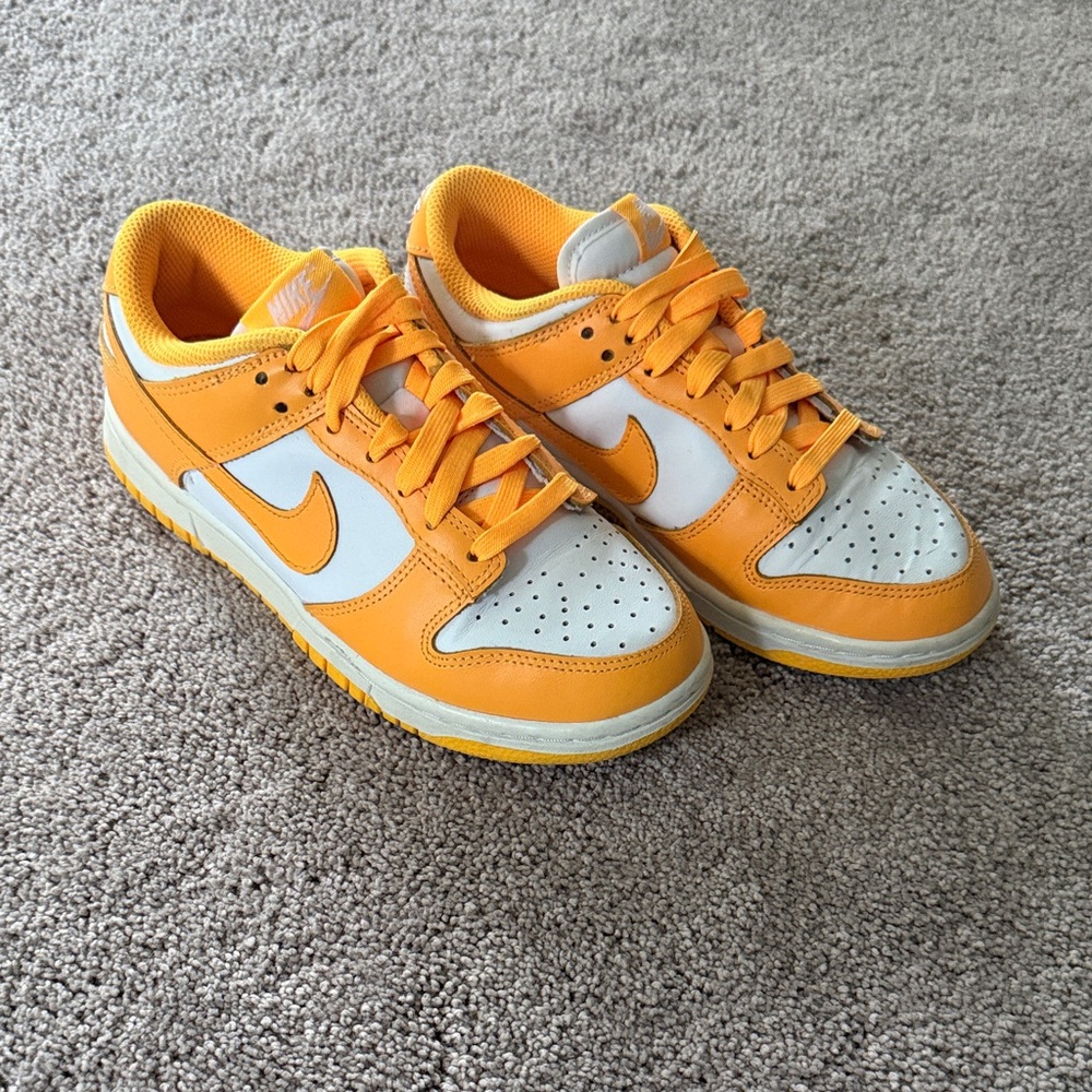 Nike Dunk low in laser orange